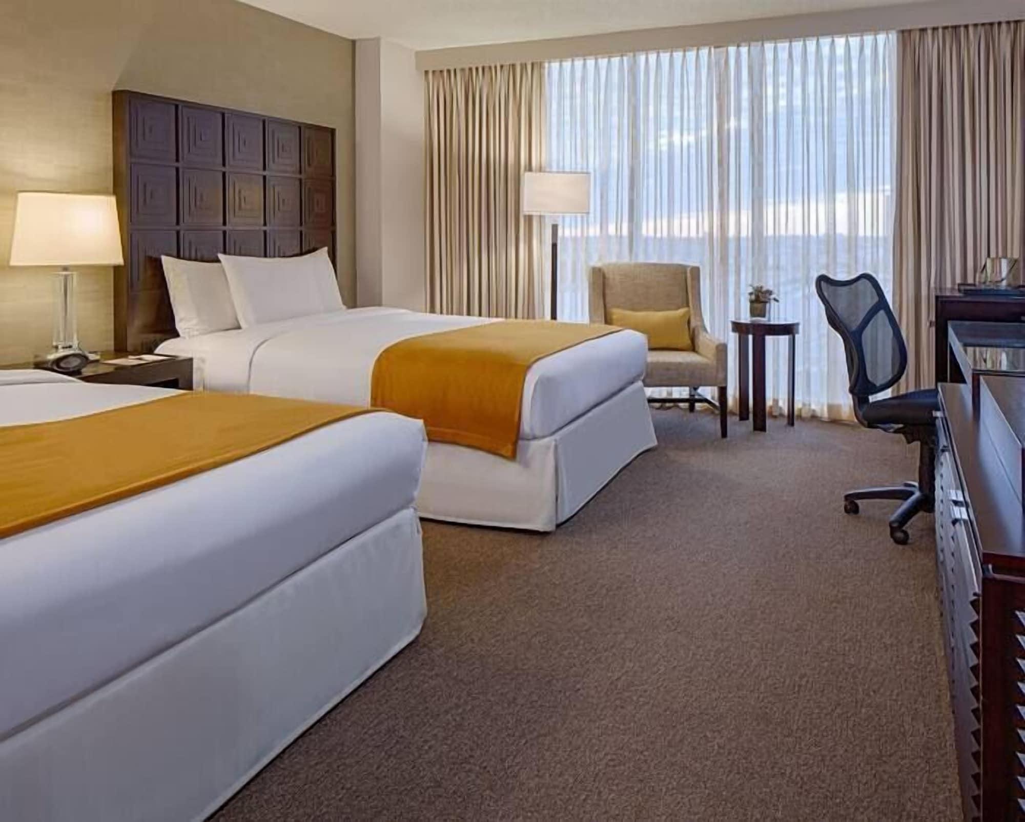 Doubletree By Hilton Hotel Houston Greenway Plaza Extérieur photo