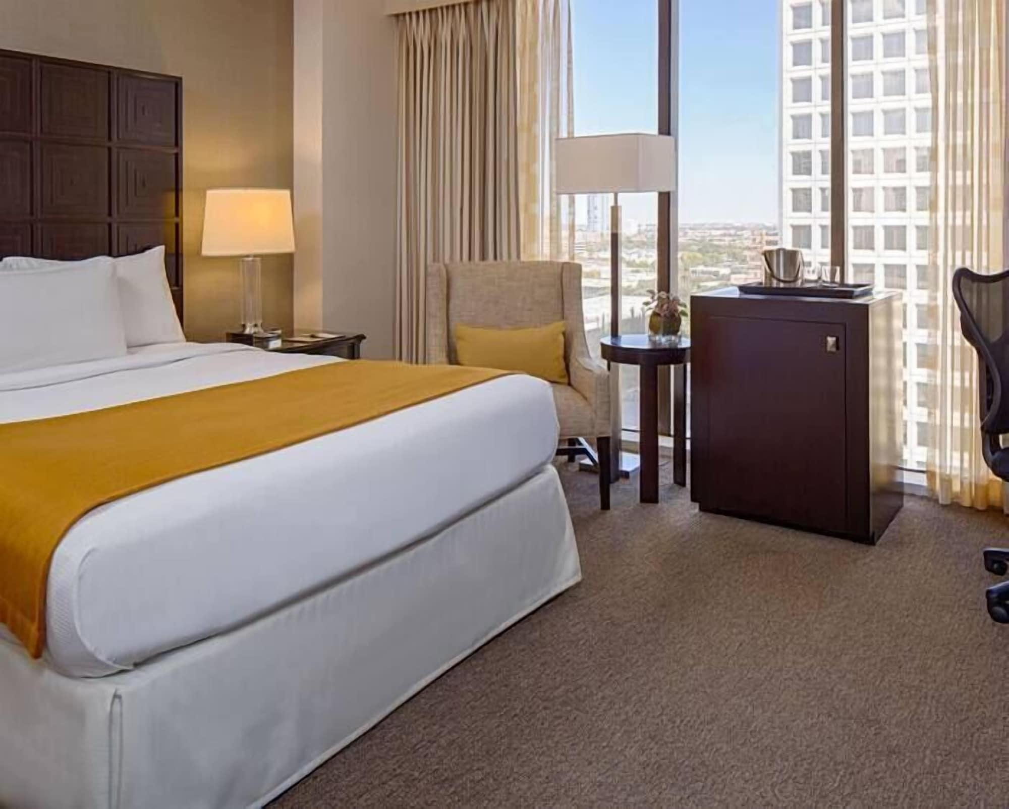Doubletree By Hilton Hotel Houston Greenway Plaza Extérieur photo