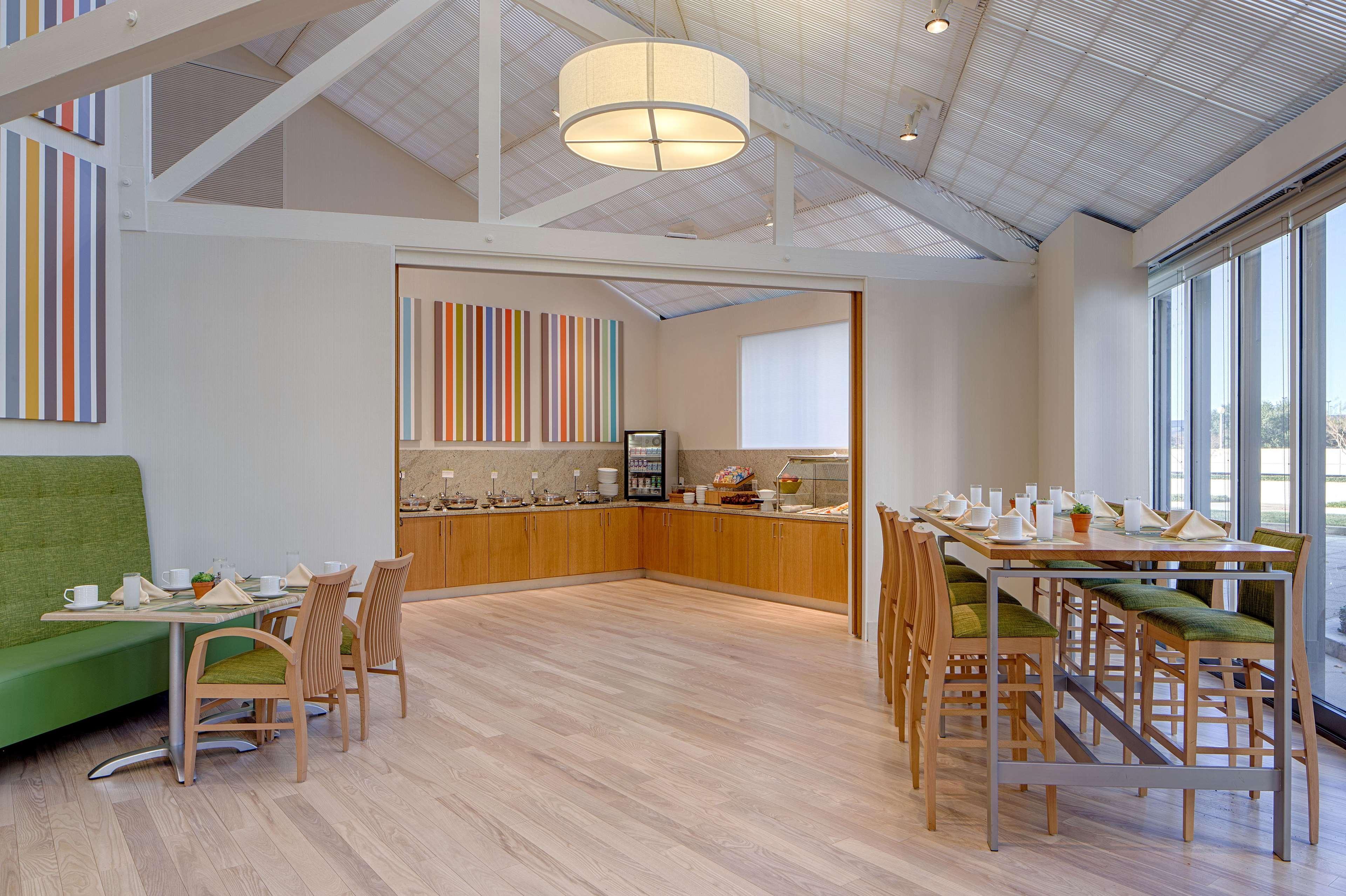 Doubletree By Hilton Hotel Houston Greenway Plaza Extérieur photo