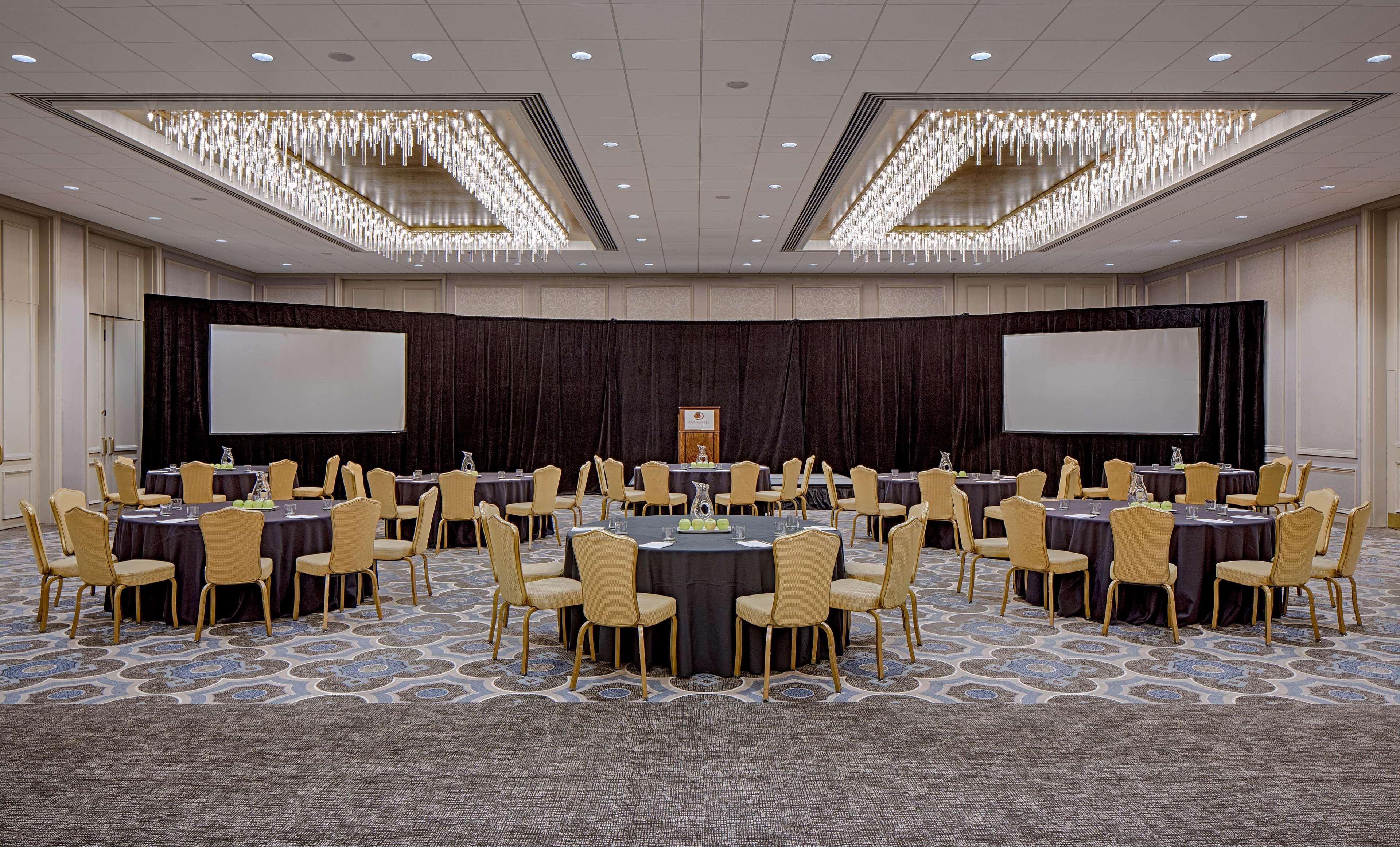Doubletree By Hilton Hotel Houston Greenway Plaza Extérieur photo