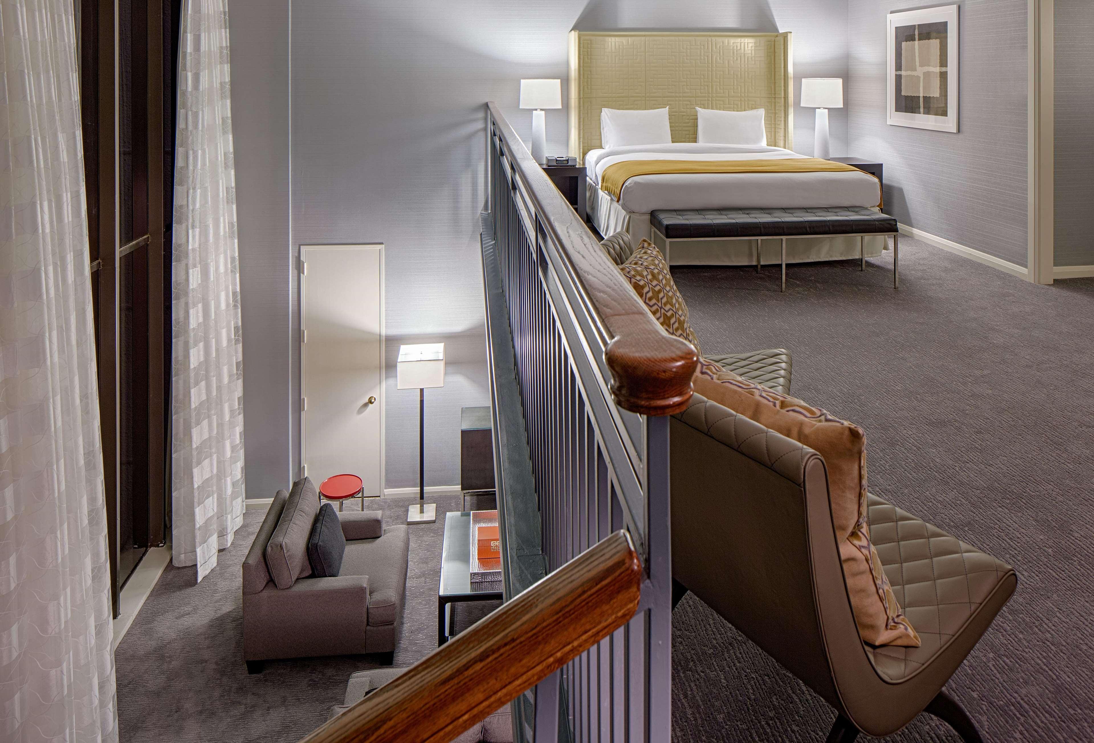 Doubletree By Hilton Hotel Houston Greenway Plaza Extérieur photo