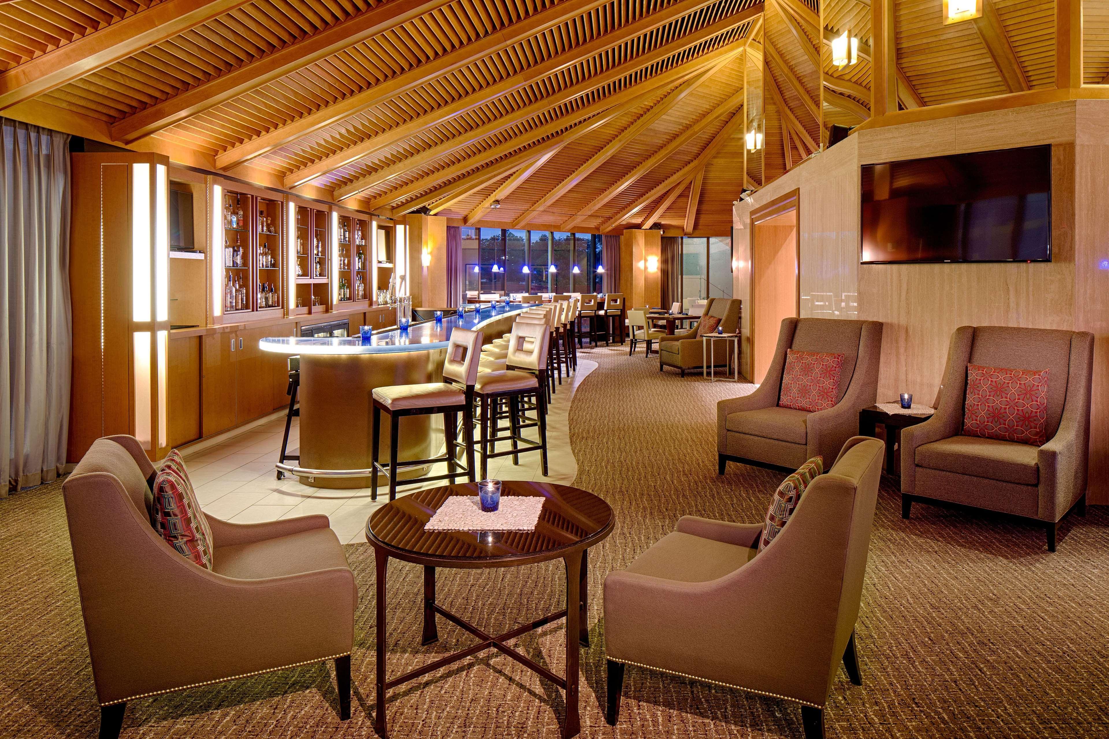Doubletree By Hilton Hotel Houston Greenway Plaza Extérieur photo