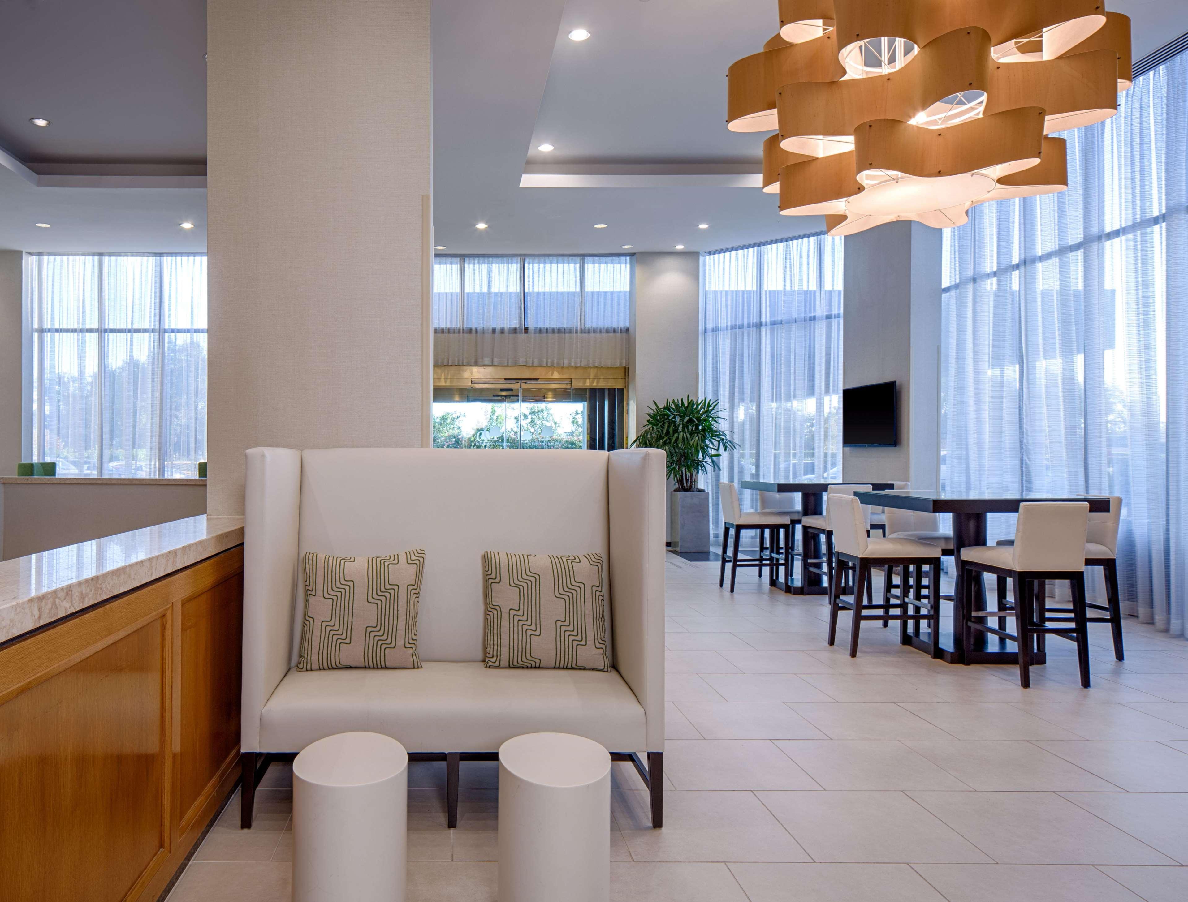 Doubletree By Hilton Hotel Houston Greenway Plaza Extérieur photo