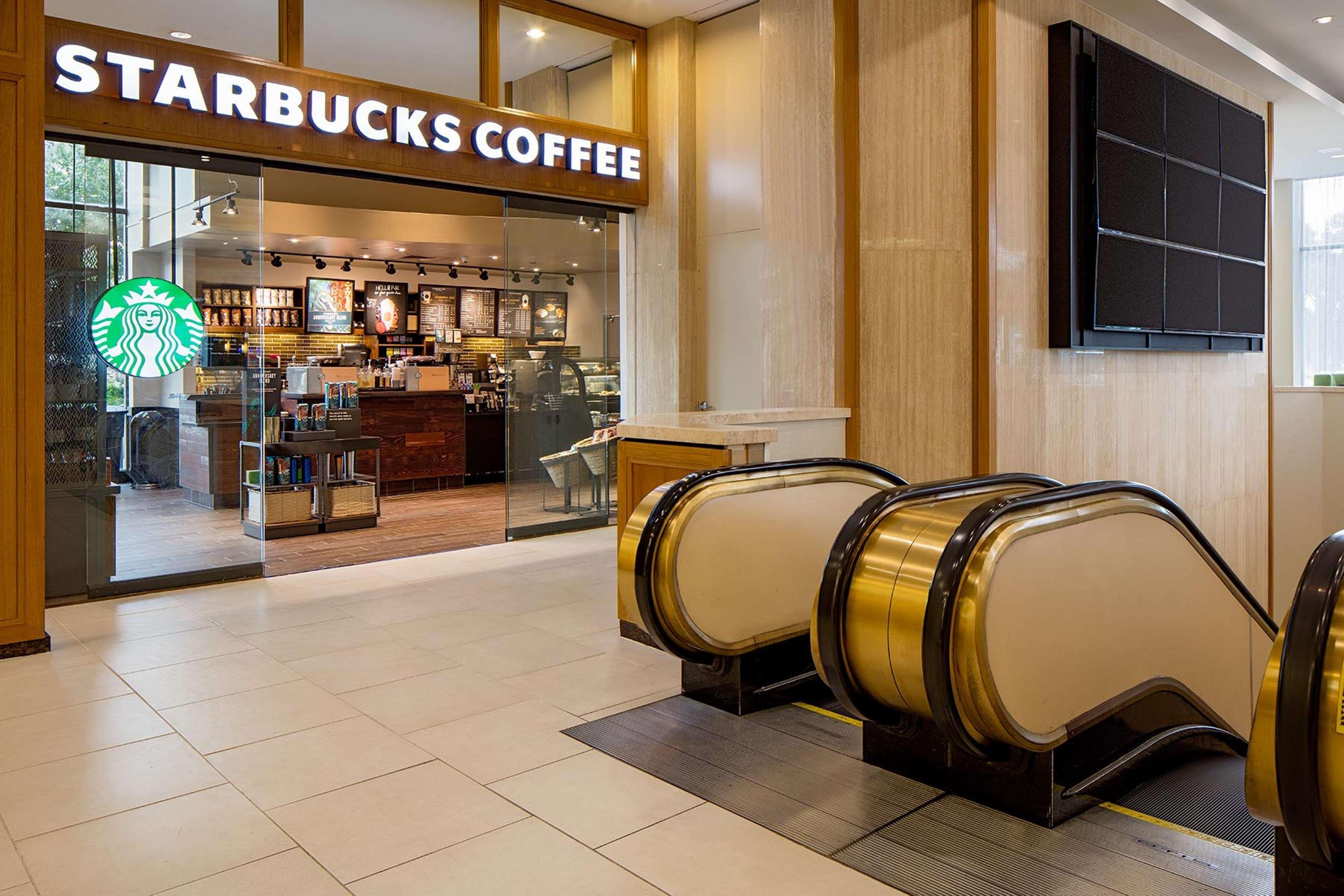 Doubletree By Hilton Hotel Houston Greenway Plaza Extérieur photo