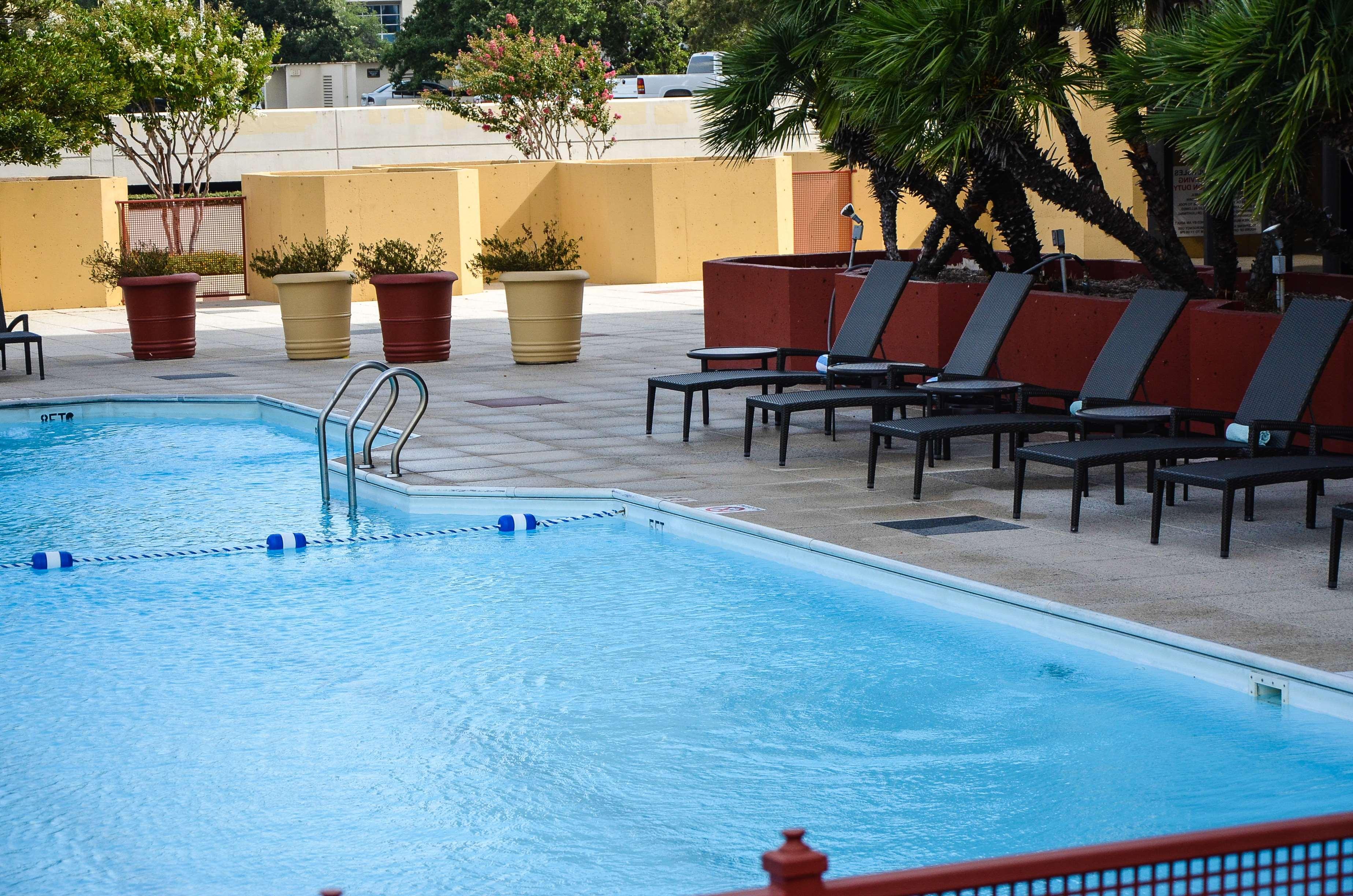 Doubletree By Hilton Hotel Houston Greenway Plaza Extérieur photo