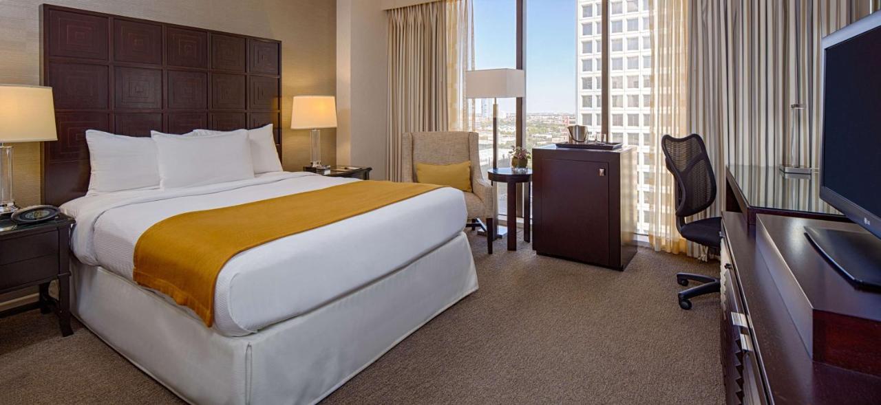 Doubletree By Hilton Hotel Houston Greenway Plaza Extérieur photo