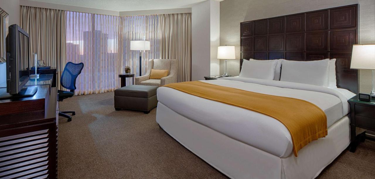Doubletree By Hilton Hotel Houston Greenway Plaza Extérieur photo