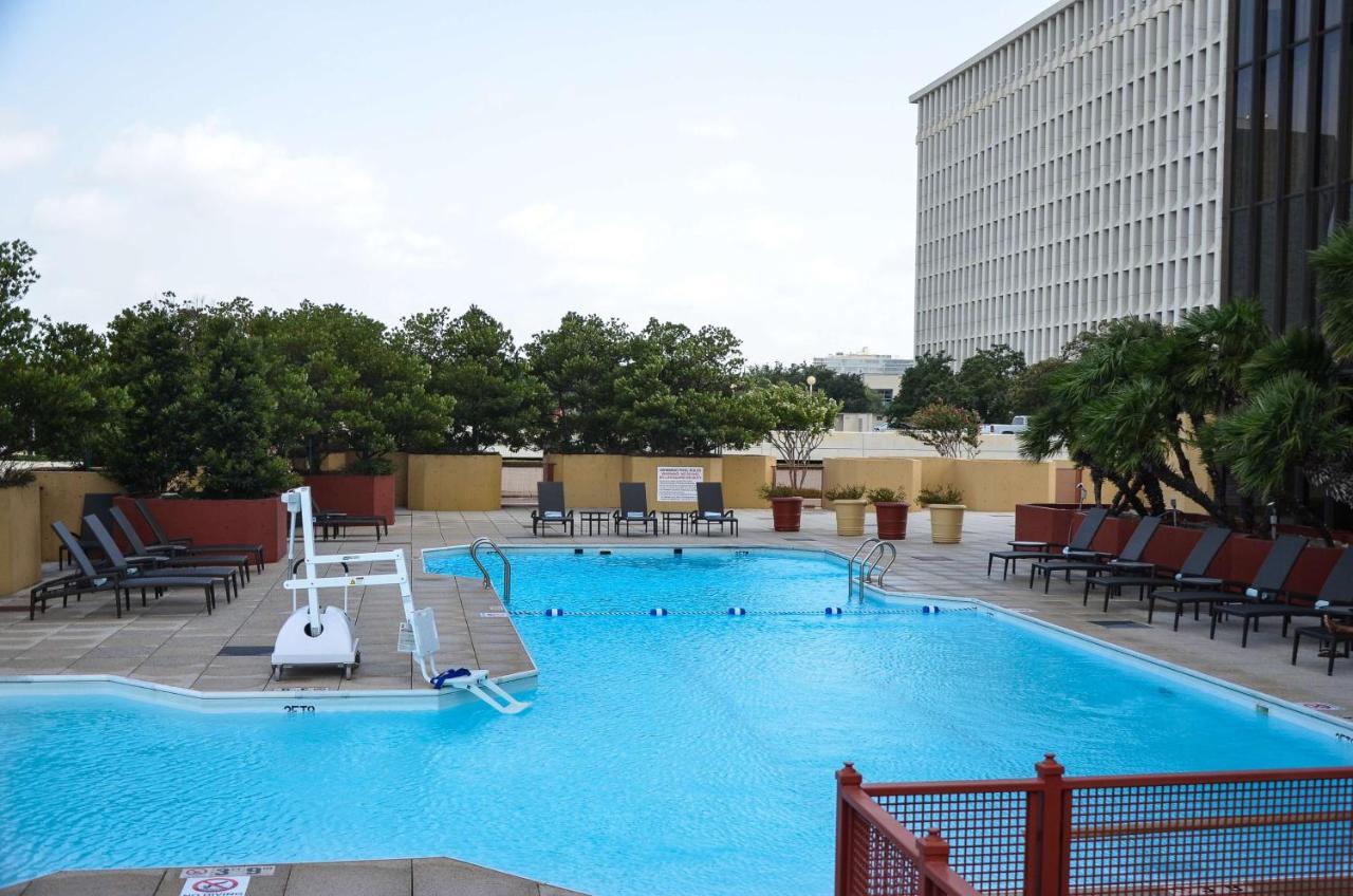 Doubletree By Hilton Hotel Houston Greenway Plaza Extérieur photo